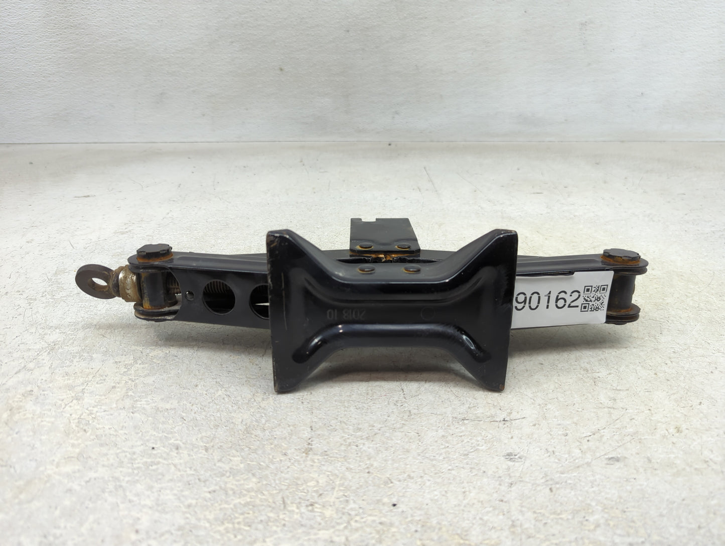 2016 Hyundai Azera Spare Scissor Car Jack 1390162 - Oemusedautoparts1.com