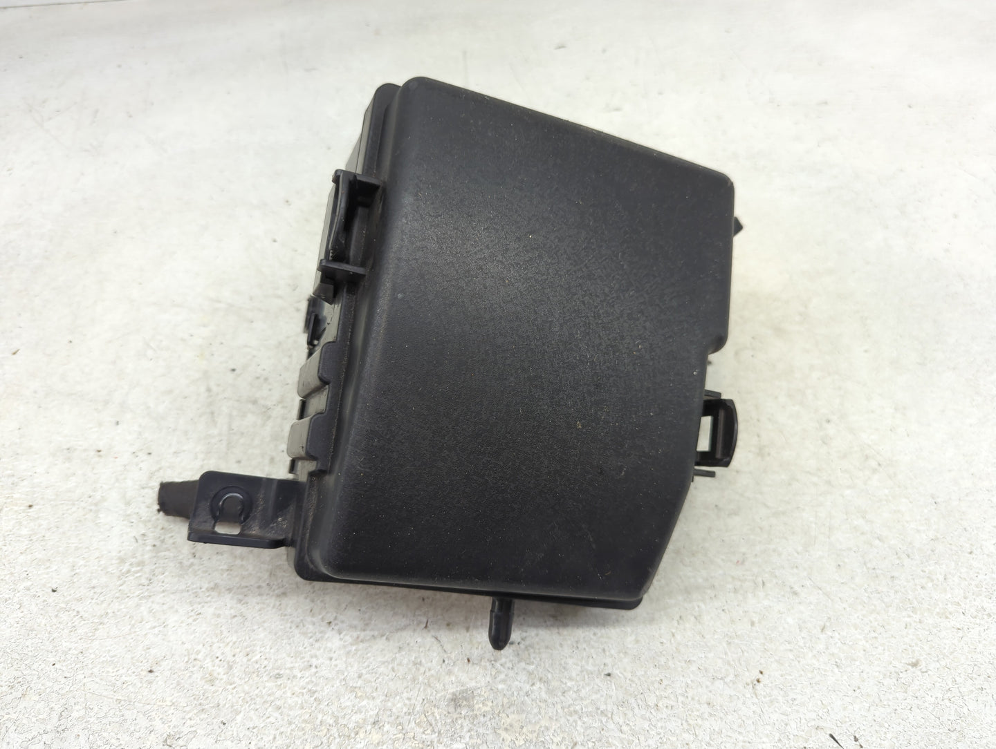 2015-2017 Hyundai Azera Fusebox Fuse Box Panel Relay Module P/N:91955-2T930 Fits Fits 2015 2016 2017 OEM Used Auto Parts - O