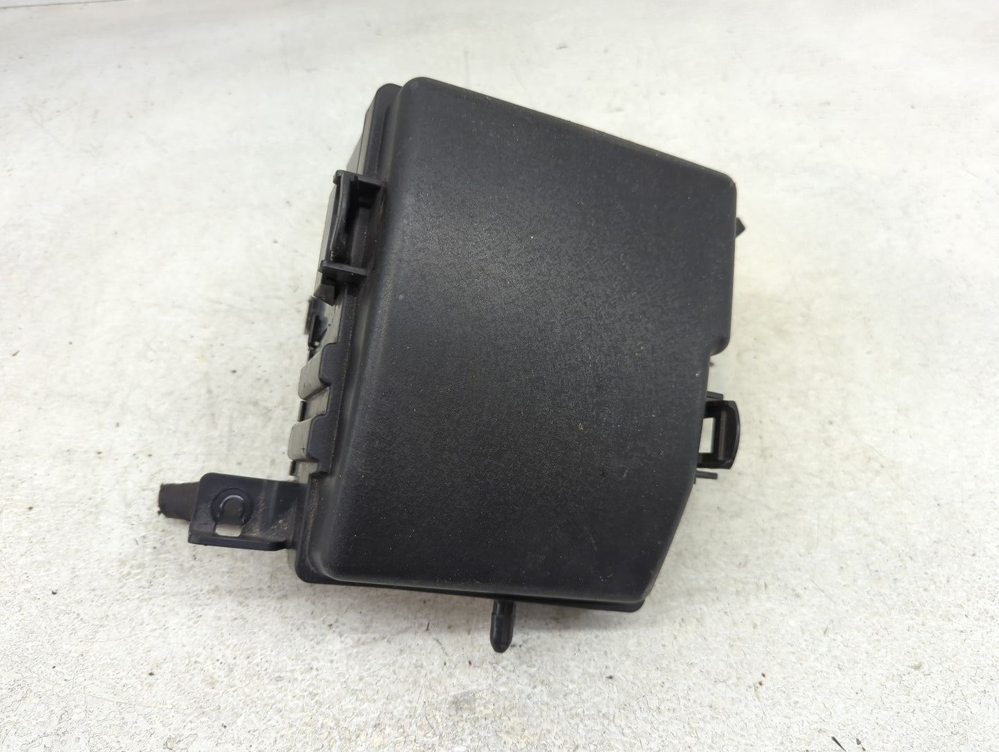 2015-2017 Hyundai Azera Fusebox Fuse Box Panel Relay Module P/N:91955-2T930 Fits Fits 2015 2016 2017 OEM Used Auto Parts - O