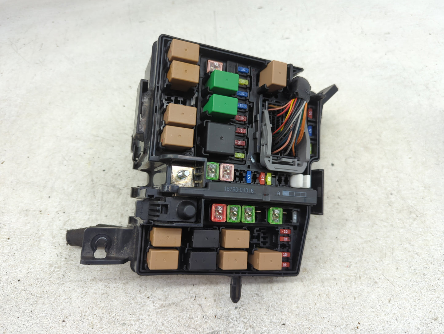 2015-2017 Hyundai Azera Fusebox Fuse Box Panel Relay Module P/N:91955-2T930 Fits Fits 2015 2016 2017 OEM Used Auto Parts - O