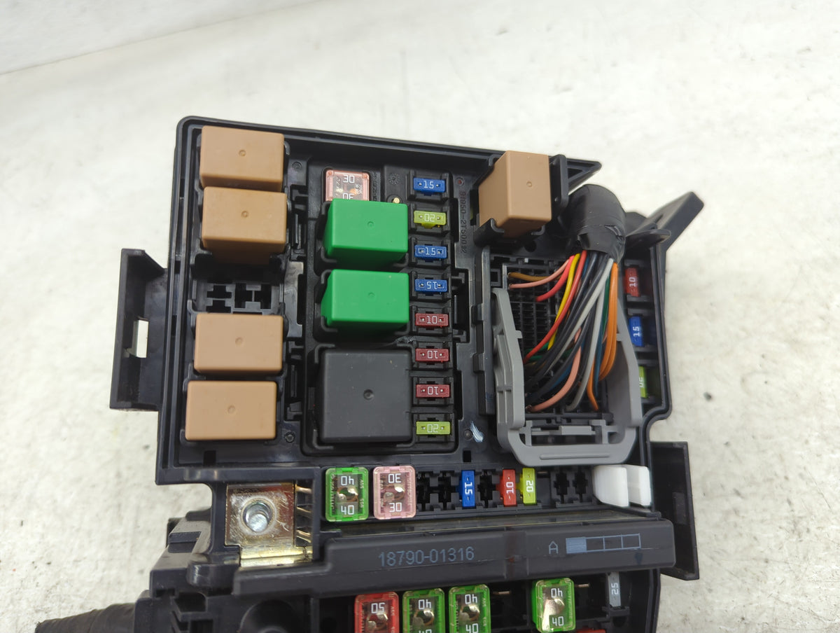 2015-2017 Hyundai Azera Fusebox Fuse Box Panel Relay Module P/N:91955-2T930 Fits Fits 2015 2016 2017 OEM Used Auto Parts - O