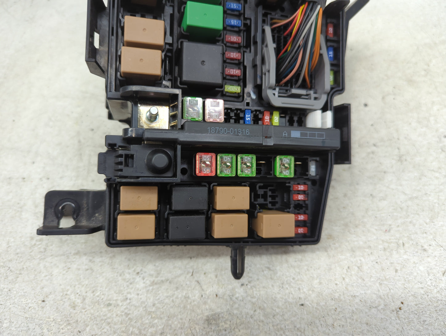 2015-2017 Hyundai Azera Fusebox Fuse Box Panel Relay Module P/N:91955-2T930 Fits Fits 2015 2016 2017 OEM Used Auto Parts - O
