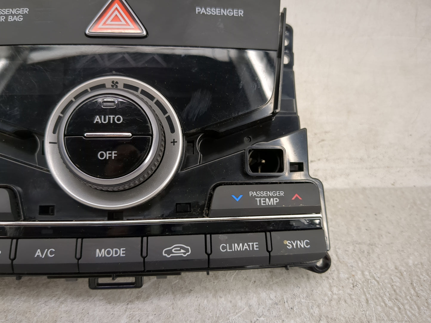 2015-2017 Hyundai Azera Climate Control Module Temperature AC/Heater Replacement P/N:97250-3VGB0 Fits Fits 2015 2016 2017 OE