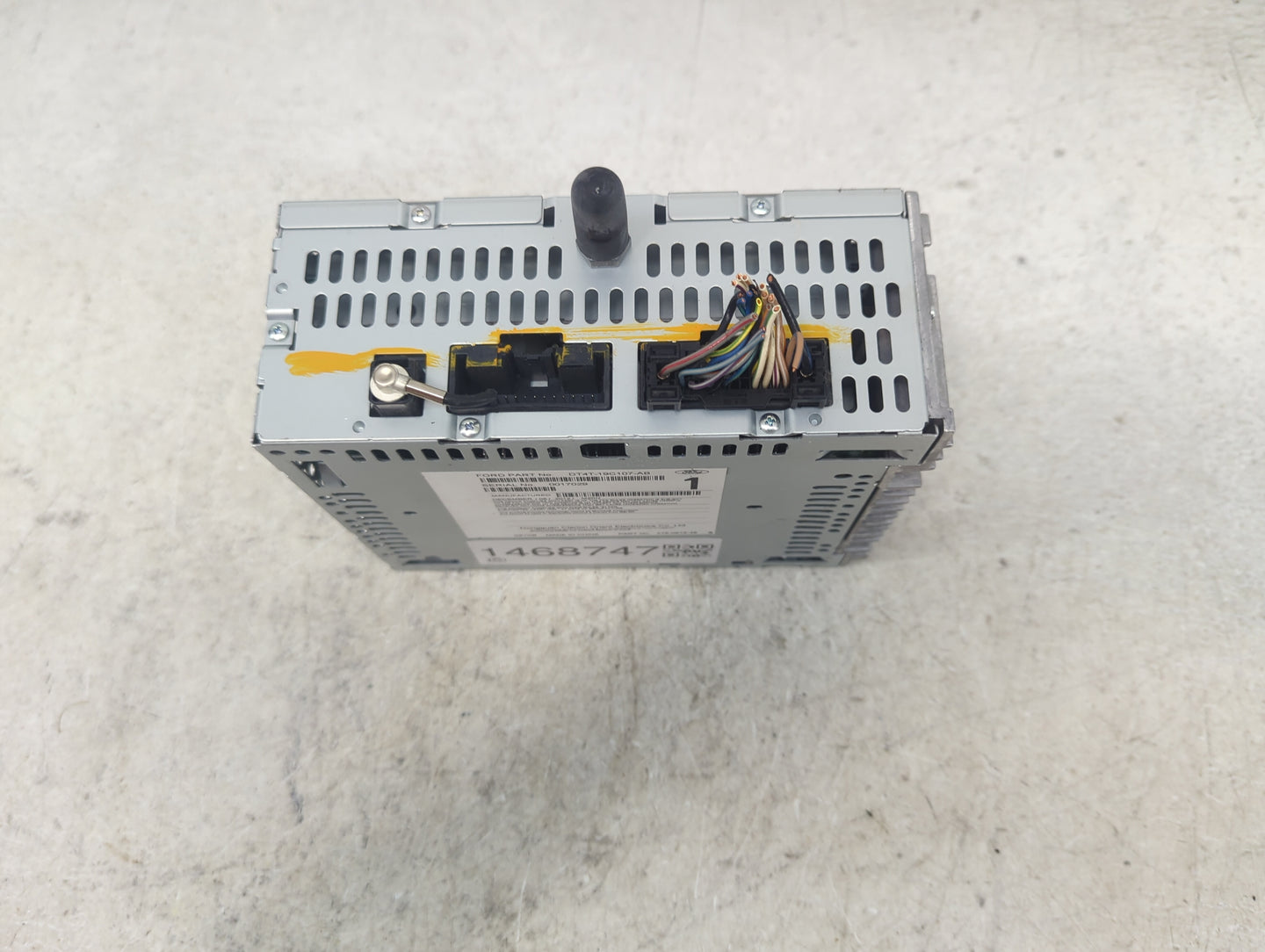 2015-2017 Hyundai Azera Radio AM FM Cd Player Receiver Replacement P/N:DT4T-19C107-AB Fits Fits 2015 2016 2017 OEM Used Auto