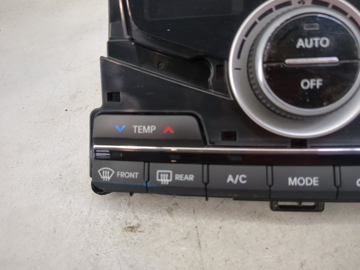 2015-2017 Hyundai Azera Climate Control Module Temperature AC/Heater Replacement P/N:97250-3VGB0 GB4 LBL1676 Fits OEM Used A