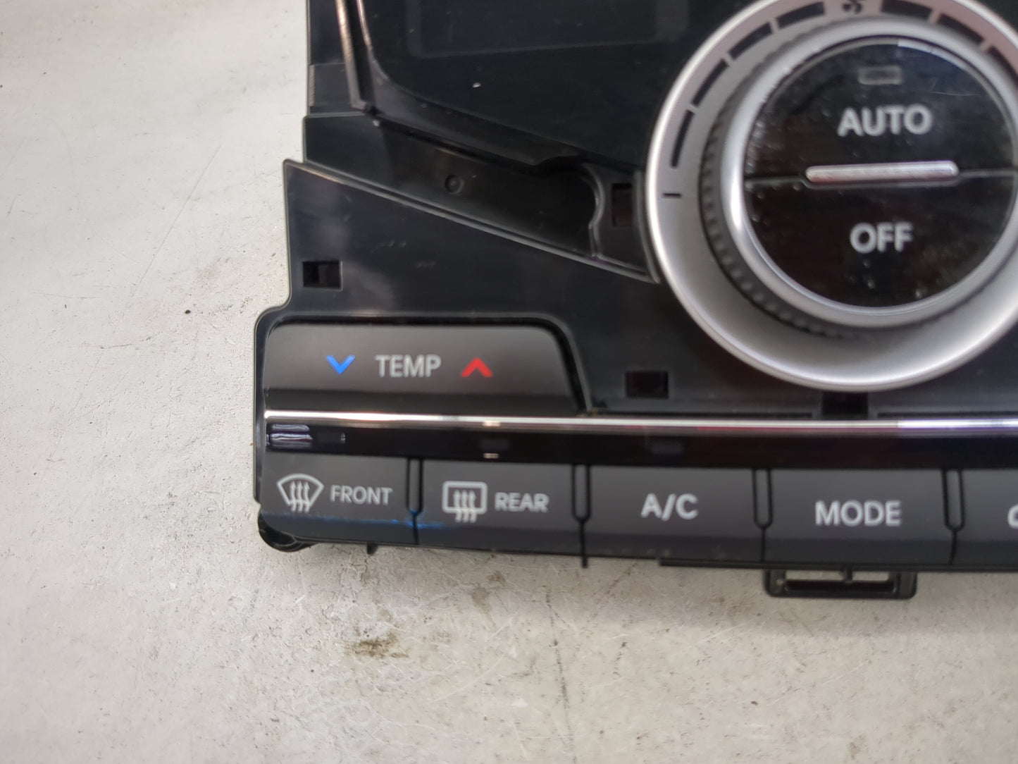 2015-2017 Hyundai Azera Climate Control Module Temperature AC/Heater Replacement P/N:97250-3VGB0 GB4 LBL1676 Fits OEM Used A