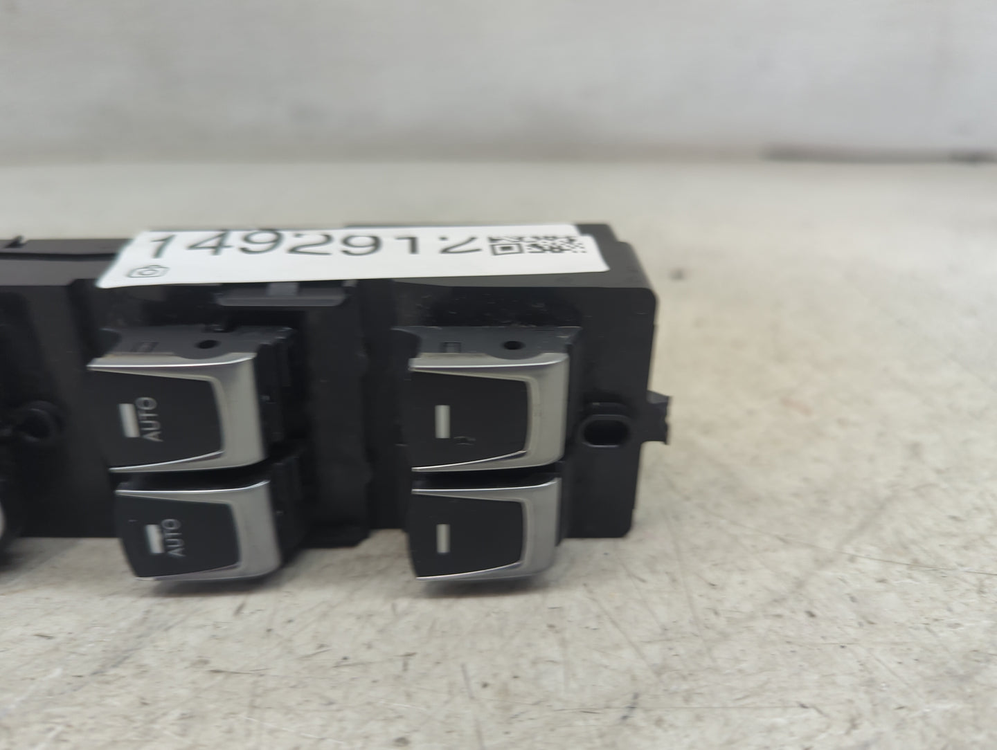 2015-2017 Hyundai Azera Master Power Window Switch Replacement Driver Side Left P/N:93570-3V313YDA Fits Fits 2015 2016 2017 
