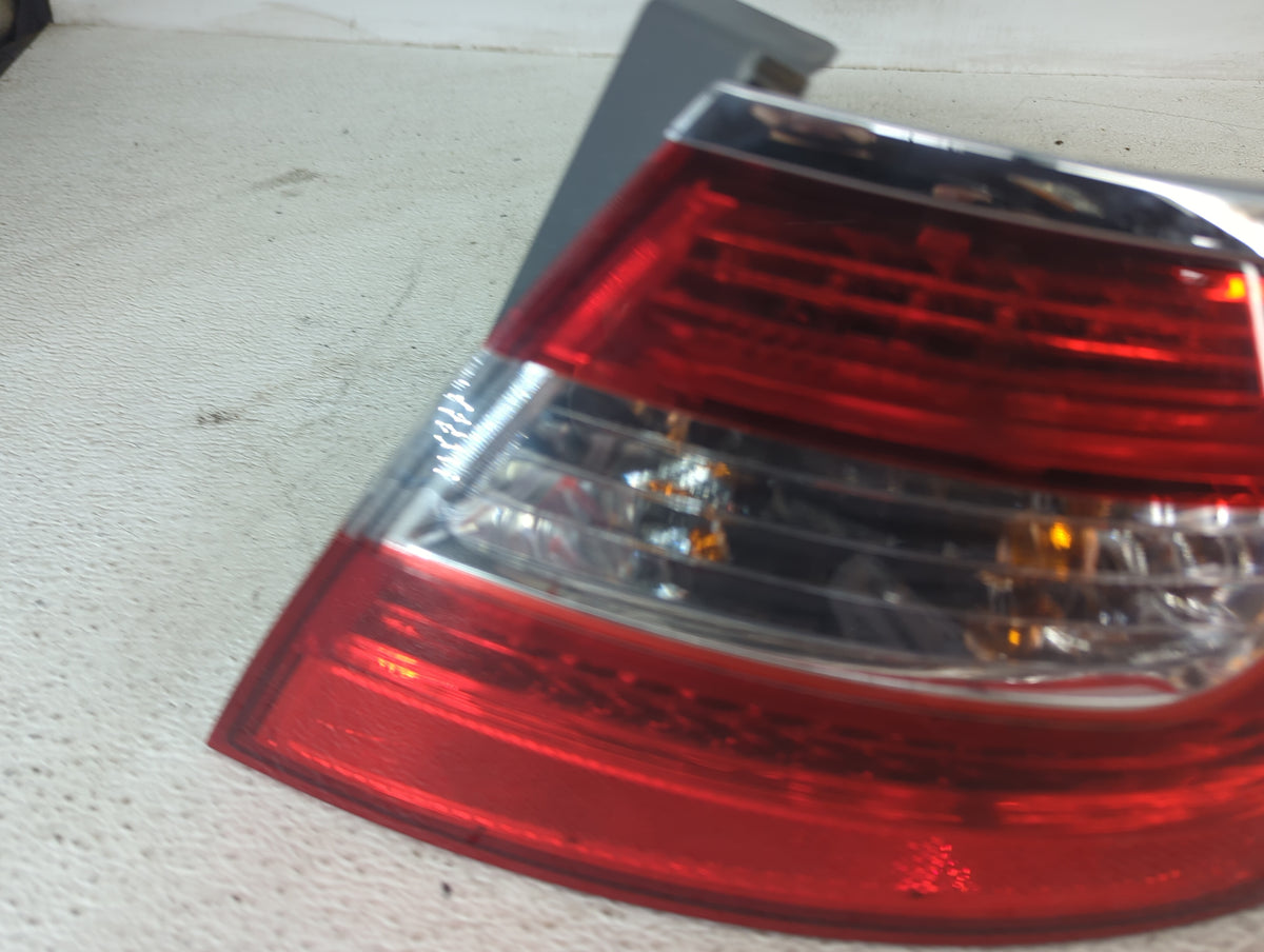 2012-2017 Hyundai Azera Tail Light Assembly Passenger Right OEM Fits Fits 2012 2013 2014 2015 2016 2017 OEM Used Auto Parts 