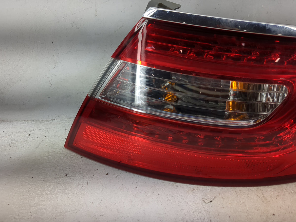 2012-2017 Hyundai Azera Tail Light Assembly Passenger Right OEM P/N:92404-3V0 Fits Fits 2012 2013 2014 2015 2016 2017 OEM Us