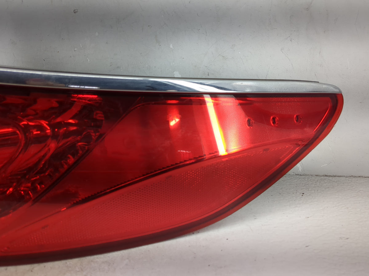 2012-2017 Hyundai Azera Tail Light Assembly Passenger Right OEM P/N:92404-3V0 Fits Fits 2012 2013 2014 2015 2016 2017 OEM Us