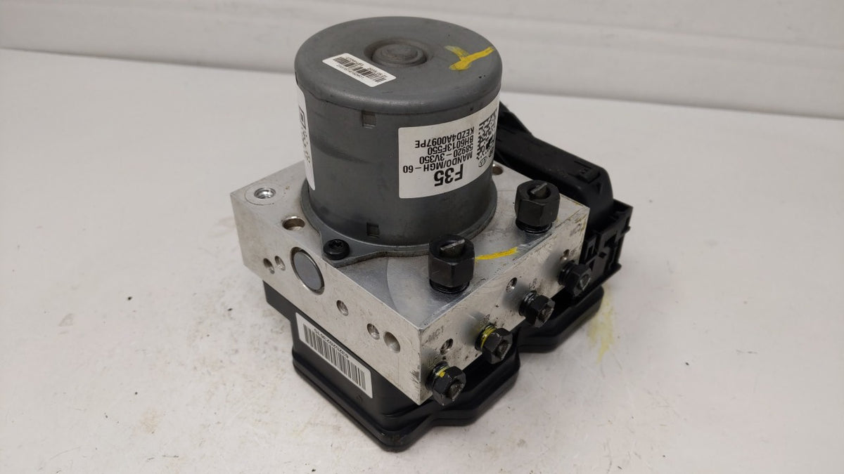 2016-2017 Hyundai Azera Anti-Lock Brake ABS Pump Module Actuator OEM P/N:58920-3V350 Fits Fits 2016 2017 OEM Used Auto Parts