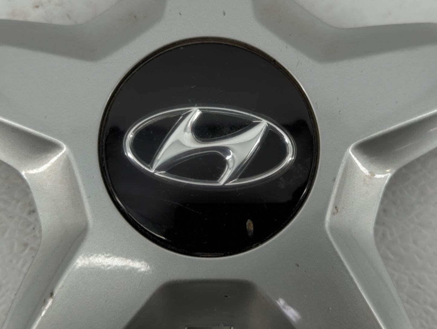 2016 Hyundai Azera Rim Wheel Center Cap 448093 - Oemusedautoparts1.com
