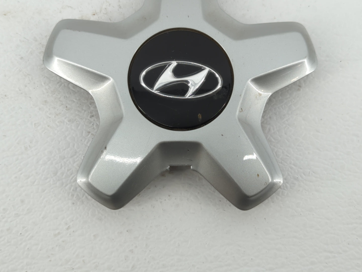 2016 Hyundai Azera Rim Wheel Center Cap 448093 - Oemusedautoparts1.com