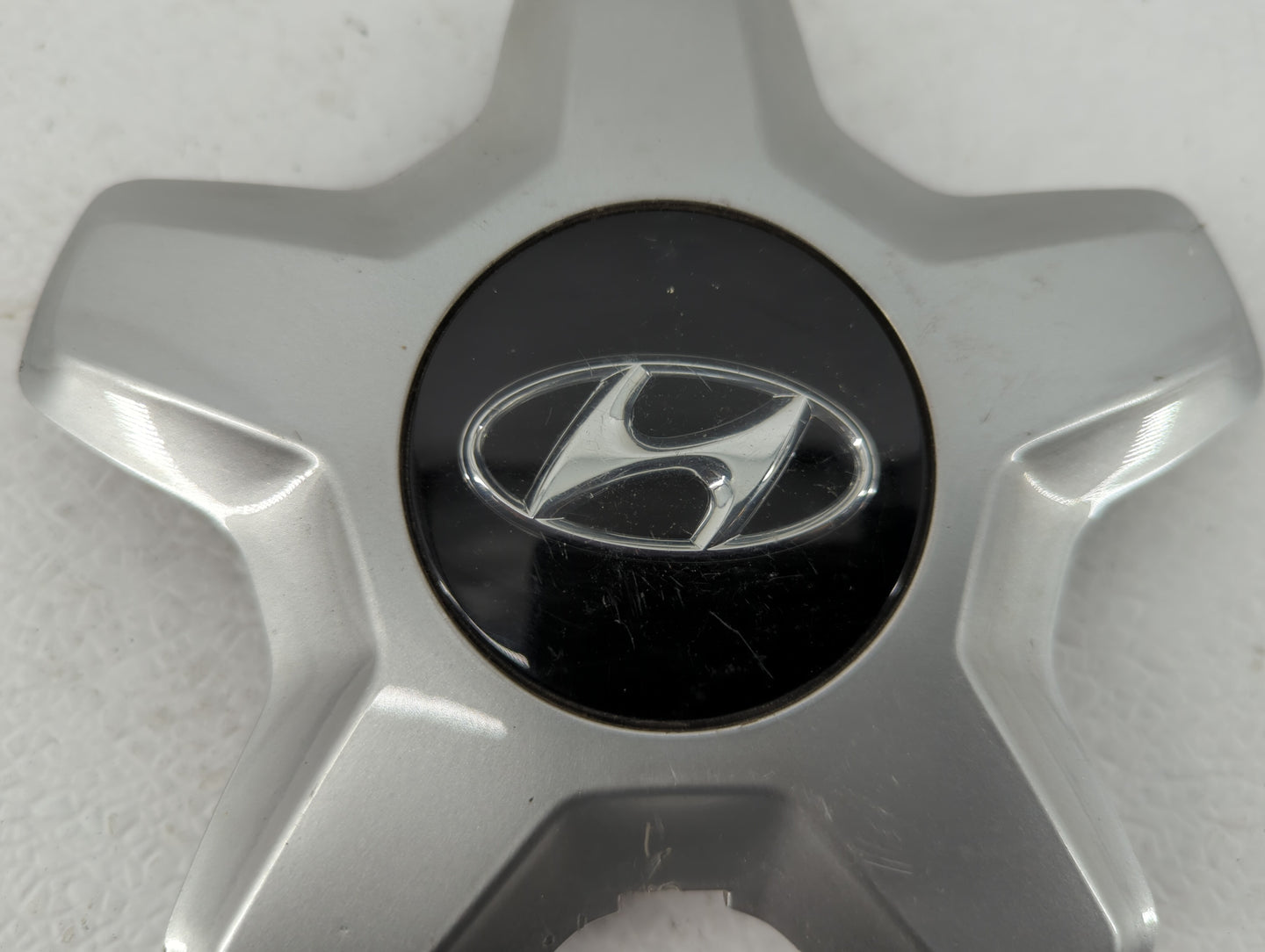 2016 Hyundai Azera Rim Wheel Center Cap 448107 - Oemusedautoparts1.com