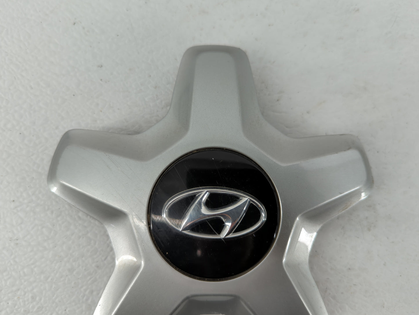 2016 Hyundai Azera Rim Wheel Center Cap 448200 - Oemusedautoparts1.com