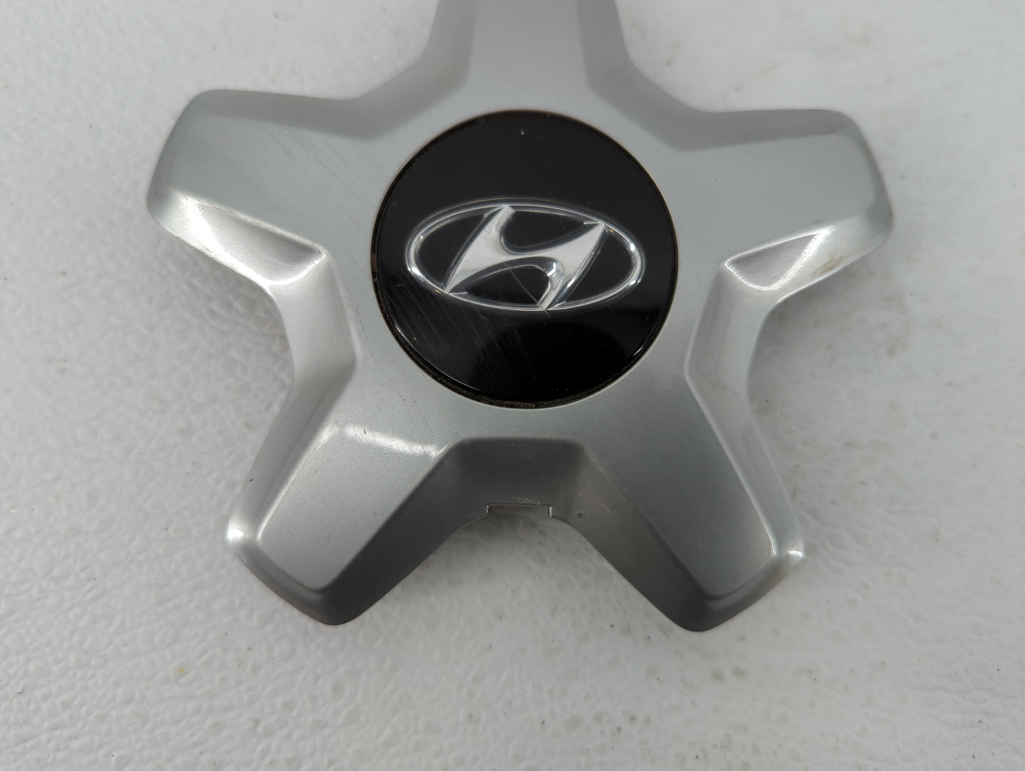2016 Hyundai Azera Rim Wheel Center Cap 448200 - Oemusedautoparts1.com