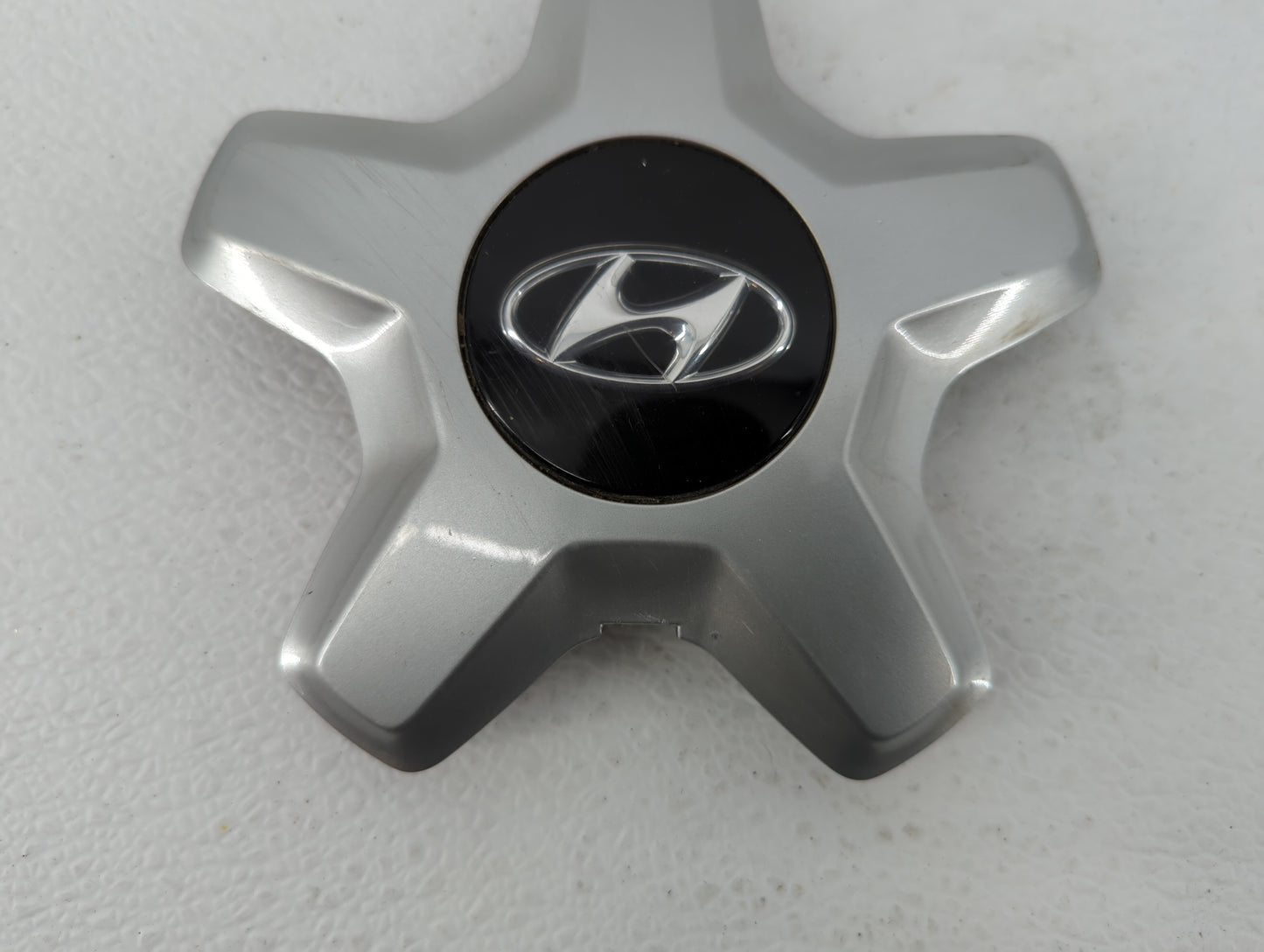 2016 Hyundai Azera Rim Wheel Center Cap 448200 - Oemusedautoparts1.com