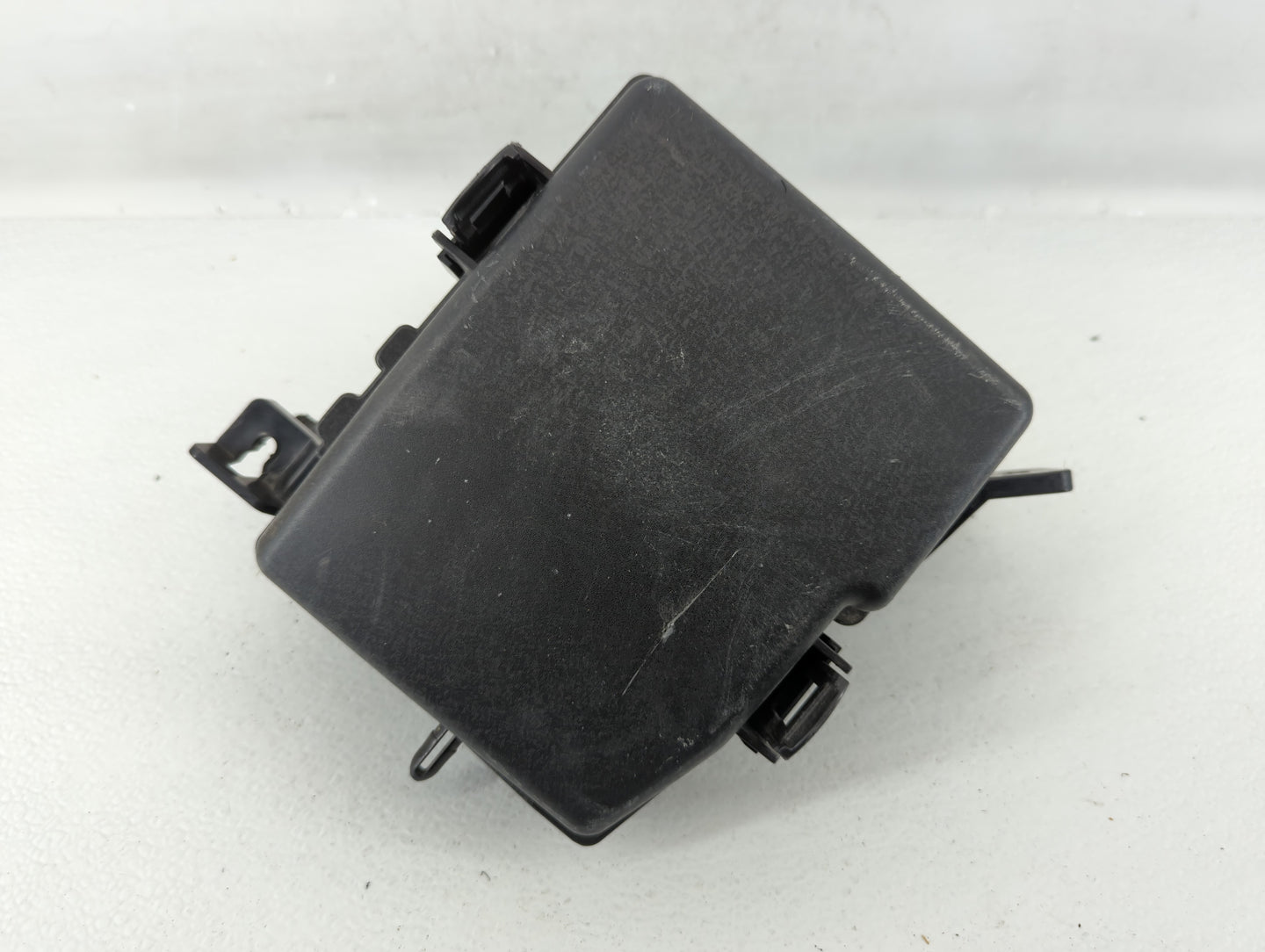 2015-2017 Hyundai Azera Fusebox Fuse Box Panel Relay Module P/N:91223-3V021 Fits Fits 2015 2016 2017 OEM Used Auto Parts - O