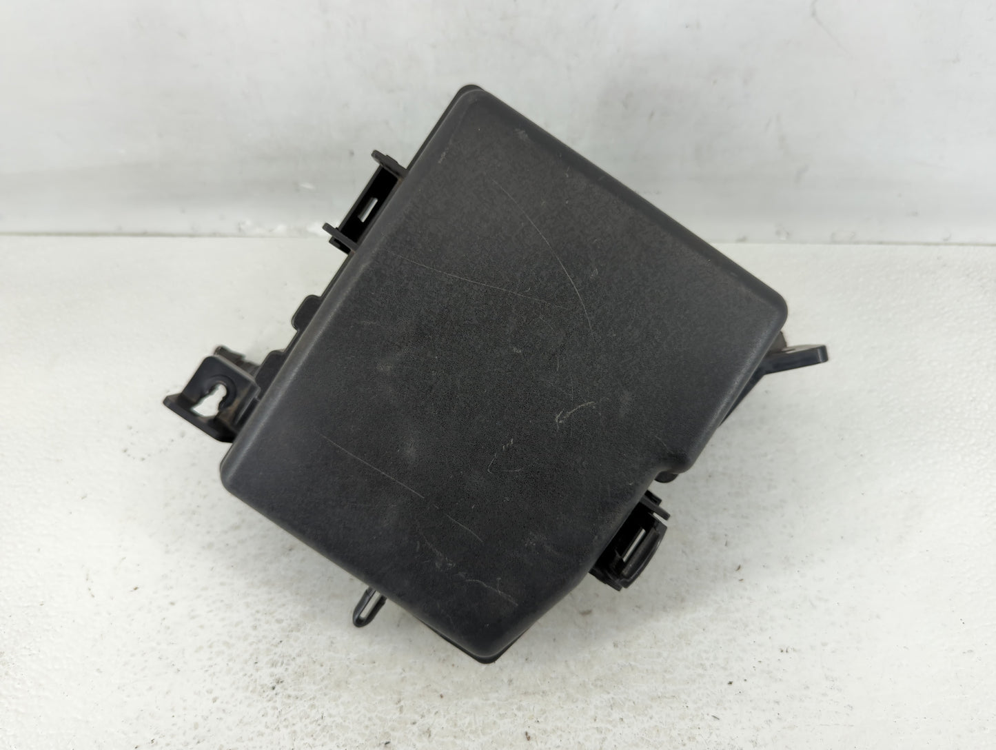 2015-2017 Hyundai Azera Fusebox Fuse Box Panel Relay Module P/N:91223-3V021 Fits Fits 2015 2016 2017 OEM Used Auto Parts - O