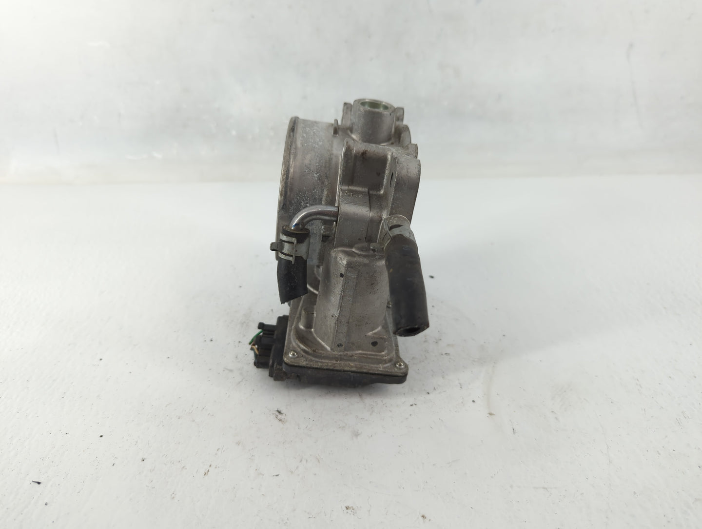 2012-2017 Hyundai Azera Throttle Body P/N:5312 1T28 35100-3CAA0 Fits Fits 2012 2013 2014 2015 2016 2017 2018 OEM Used Auto P