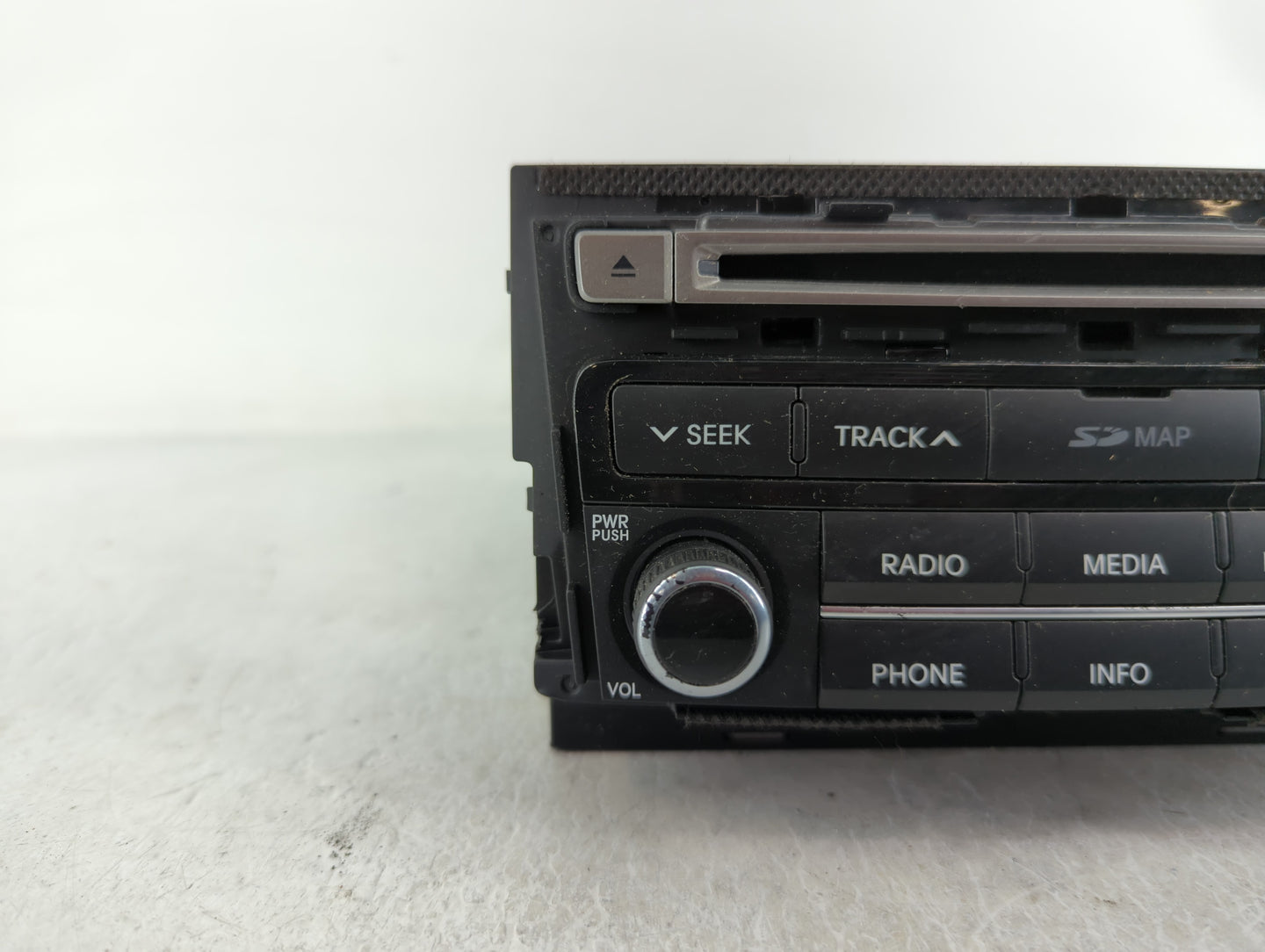 2015-2017 Hyundai Azera Am Fm Cd Player Radio Receiver - Oemusedautoparts1.com