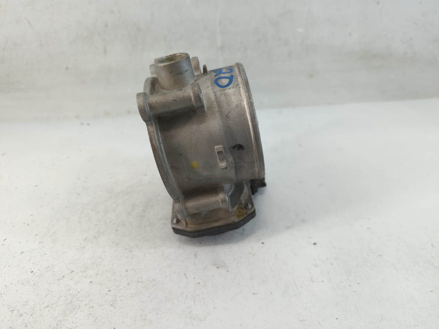 2012-2017 Hyundai Azera Throttle Body P/N:35100-3CAA0 Fits Fits 2012 2013 2014 2015 2016 2017 2018 OEM Used Auto Parts - Oem