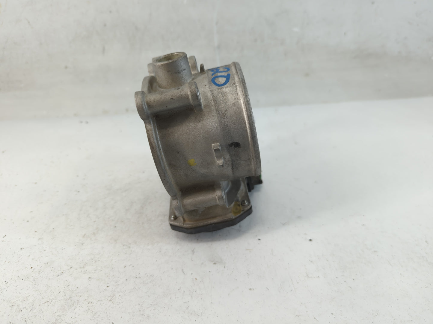 2012-2017 Hyundai Azera Throttle Body P/N:35100-3CAA0 Fits Fits 2012 2013 2014 2015 2016 2017 2018 OEM Used Auto Parts - Oem