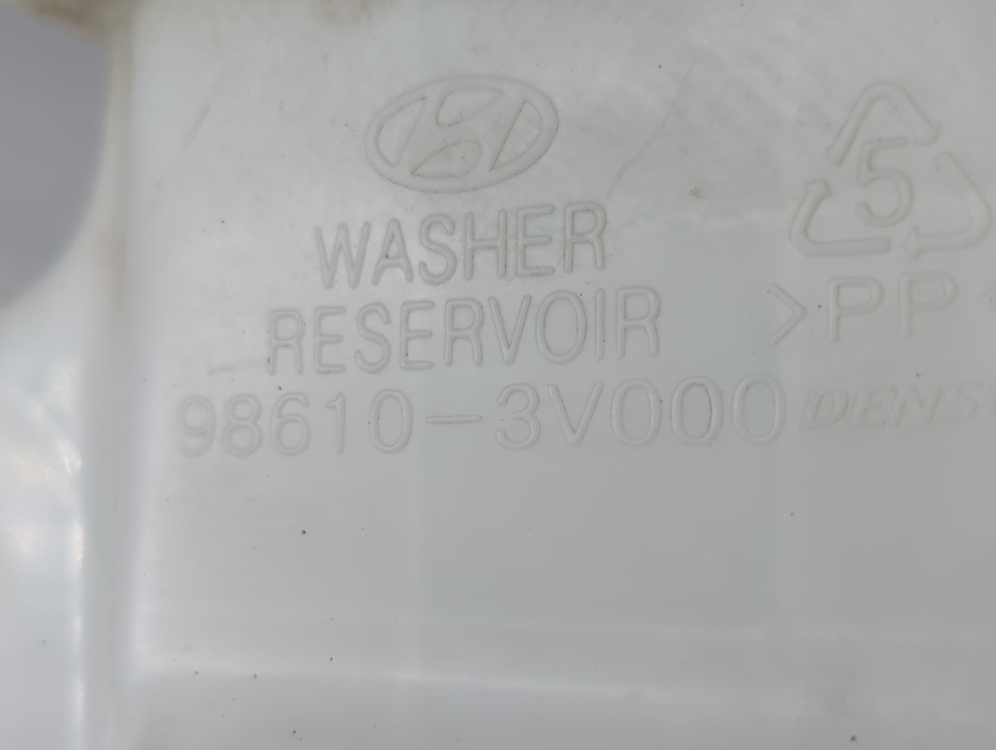 2012-2017 Hyundai Azera Windshield Washer Fluid Reservoir Bottle Oem - Oemusedautoparts1.com