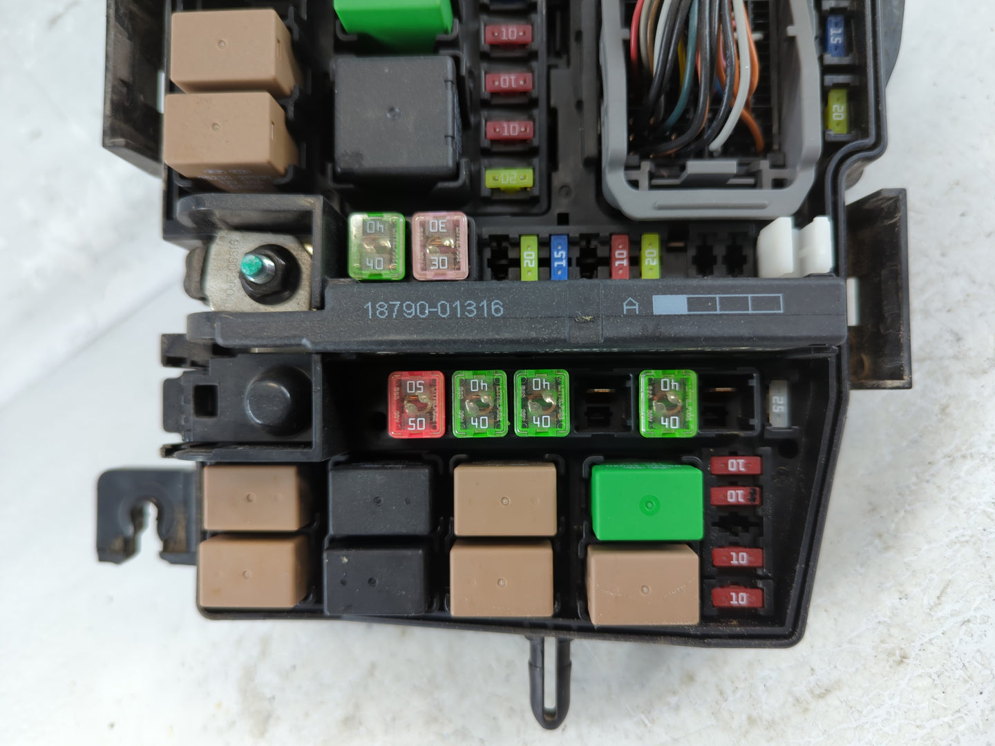 2015-2017 Hyundai Azera Fusebox Fuse Box Panel Relay Module P/N:91223 3V020 Fits Fits 2015 2016 2017 OEM Used Auto Parts - O