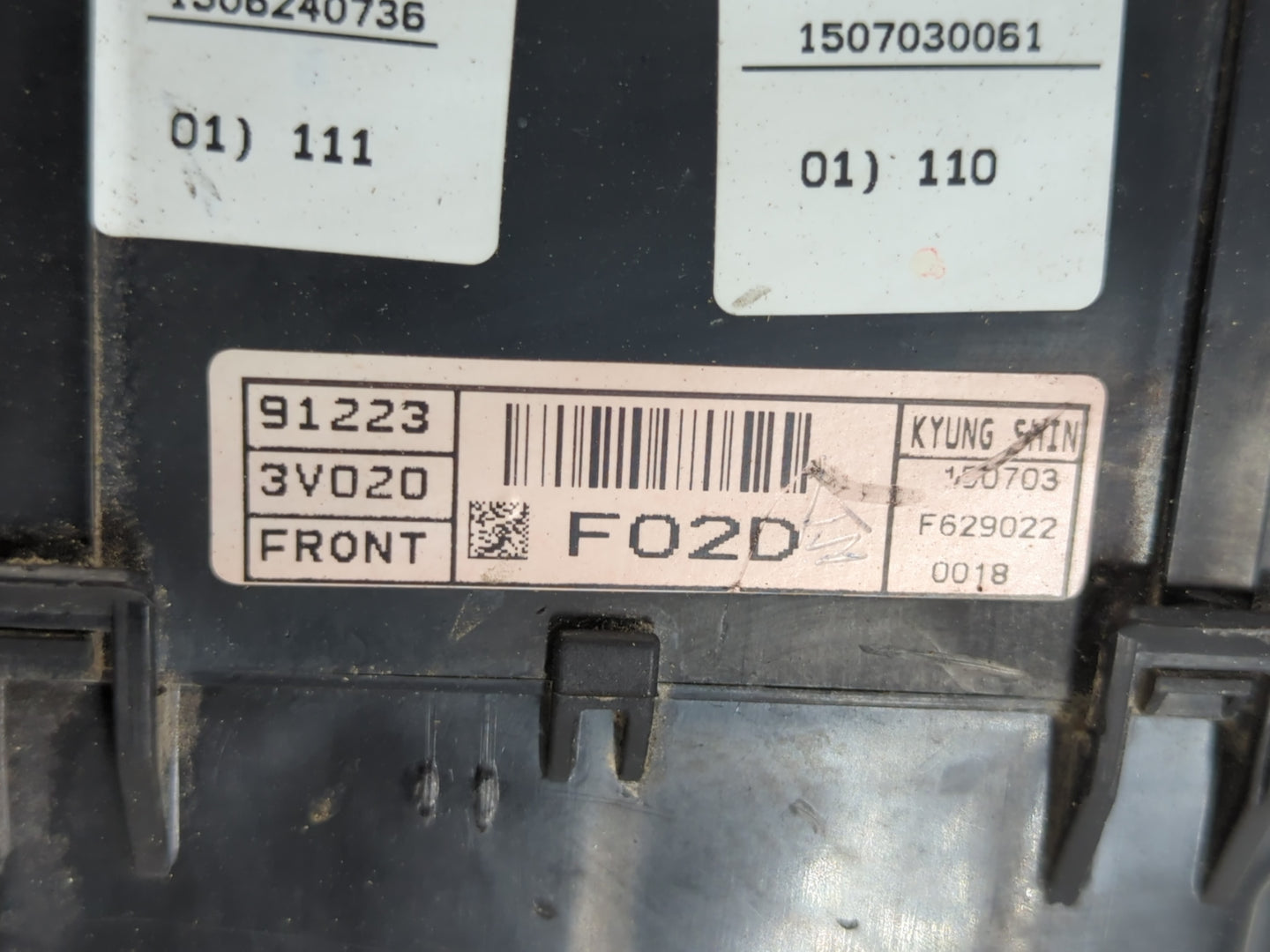 2015-2017 Hyundai Azera Fusebox Fuse Box Panel Relay Module P/N:91223 3V020 Fits Fits 2015 2016 2017 OEM Used Auto Parts - O