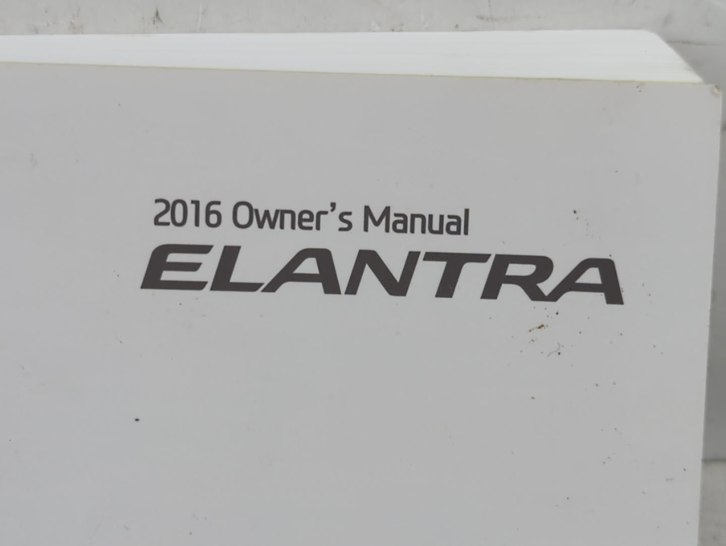 2016 Hyundai Elantra Owners Manual Book Guide P/N:G3Y0-EU52A OEM Used Auto Parts - Oemusedautoparts1.com