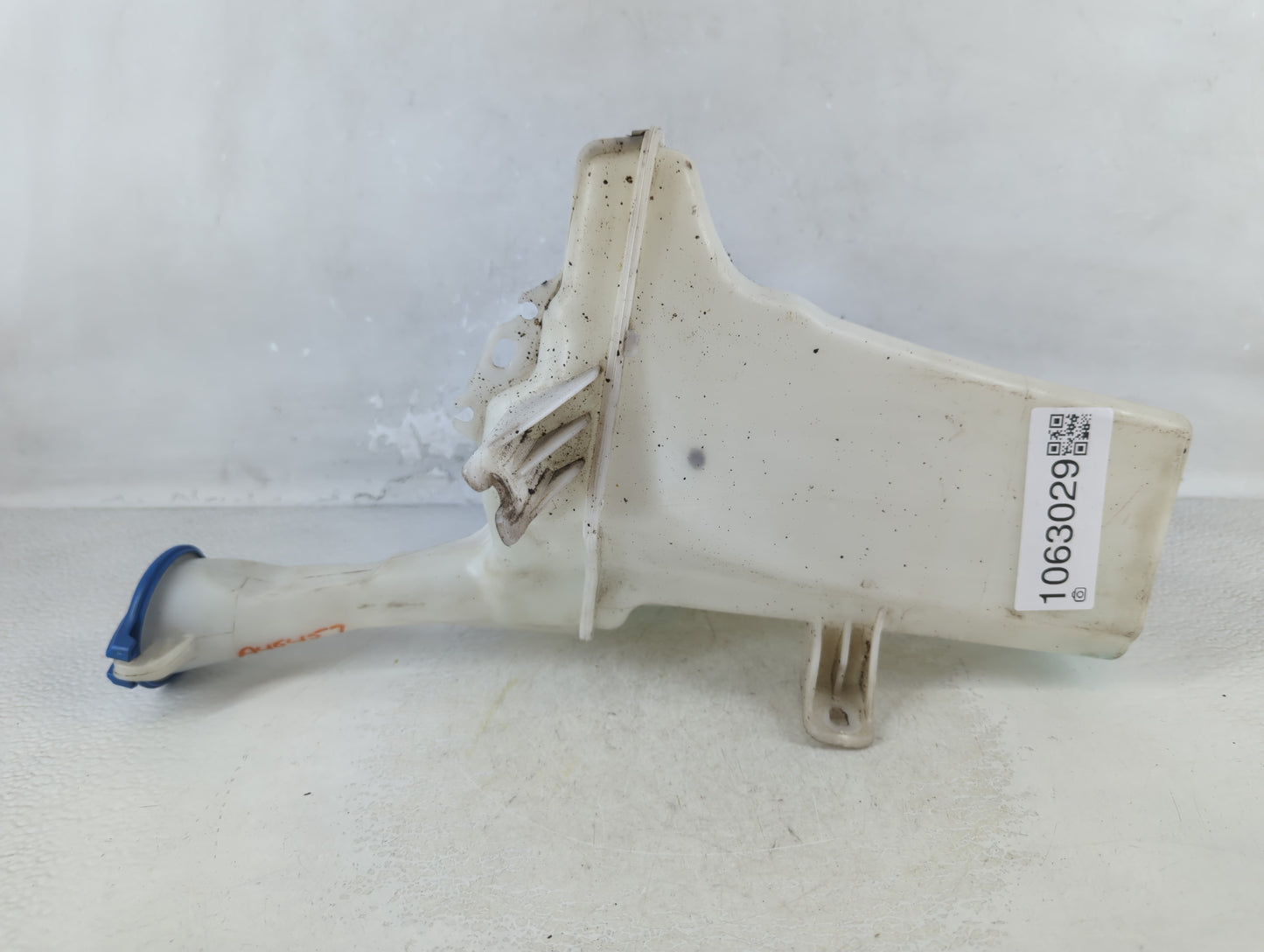 2014-2016 Hyundai Elantra Windshield Washer Fluid Reservoir Bottle Oem - Oemusedautoparts1.com