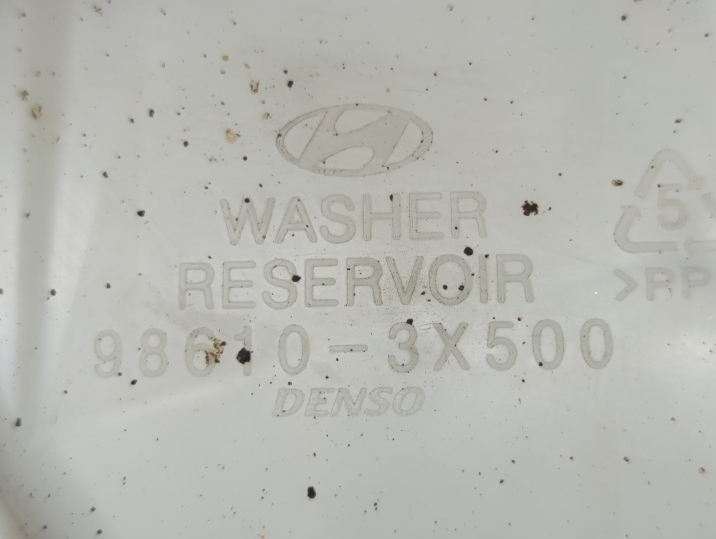 2014-2016 Hyundai Elantra Windshield Washer Fluid Reservoir Bottle Oem - Oemusedautoparts1.com