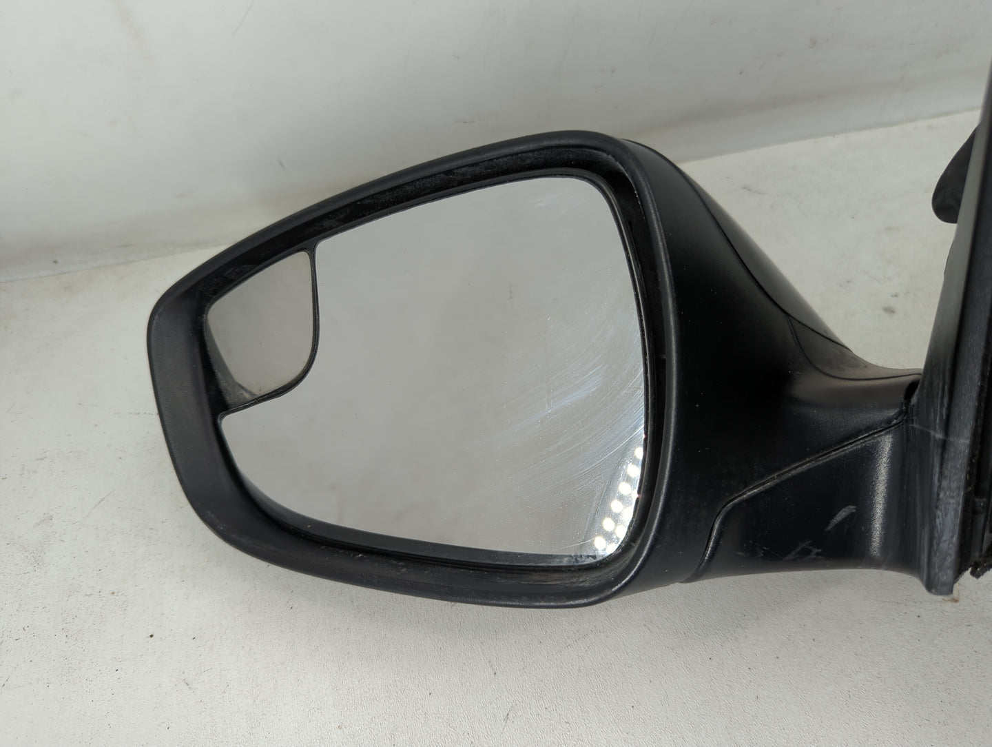 2014-2016 Hyundai Elantra Driver Side View Mirror - Left Door Mirror OEM Used - Oemusedautoparts1.com