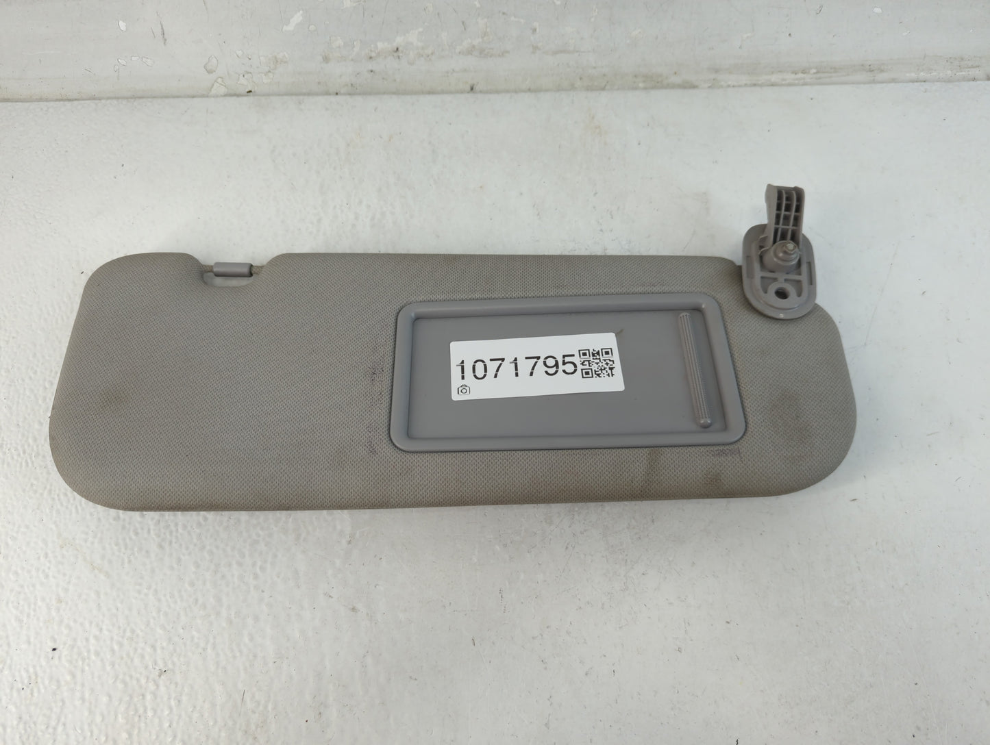 2014-2016 Hyundai Elantra Sun Visor Shade Replacement Passenger Right Mirror Fits Fits 2014 2015 2016 OEM Used Auto Parts - 