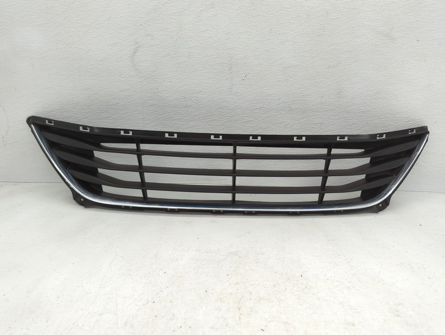 Hyundai Elantra Front Grille Bumper Not Included - Oemusedautoparts1.com