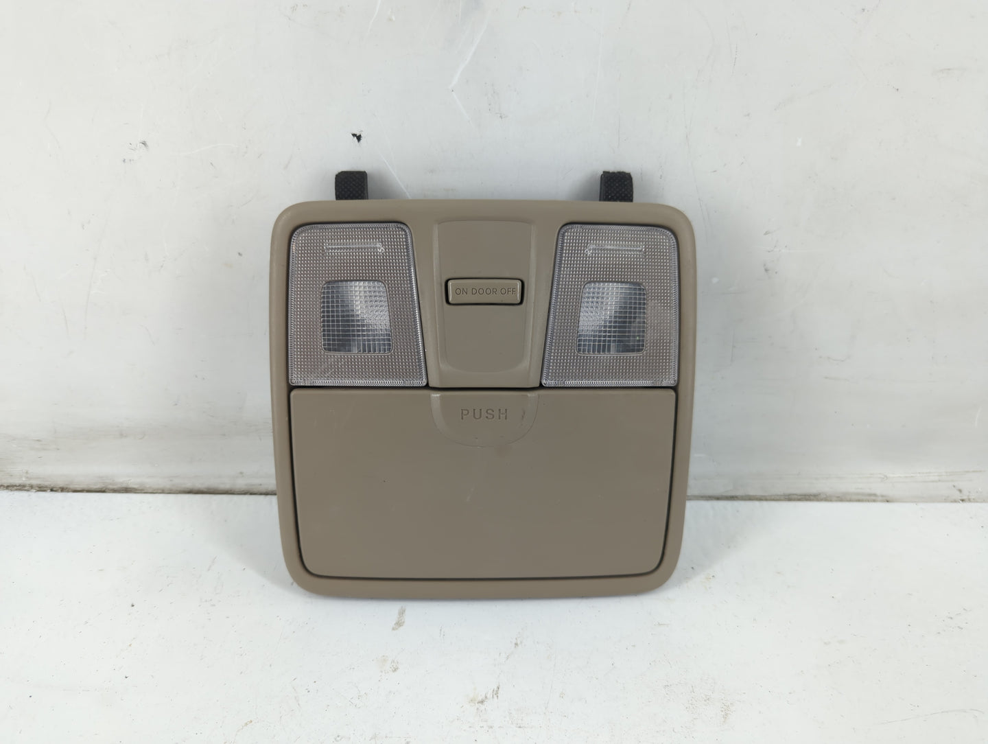 2016 Hyundai Elantra Overhead Roof Console - Oemusedautoparts1.com