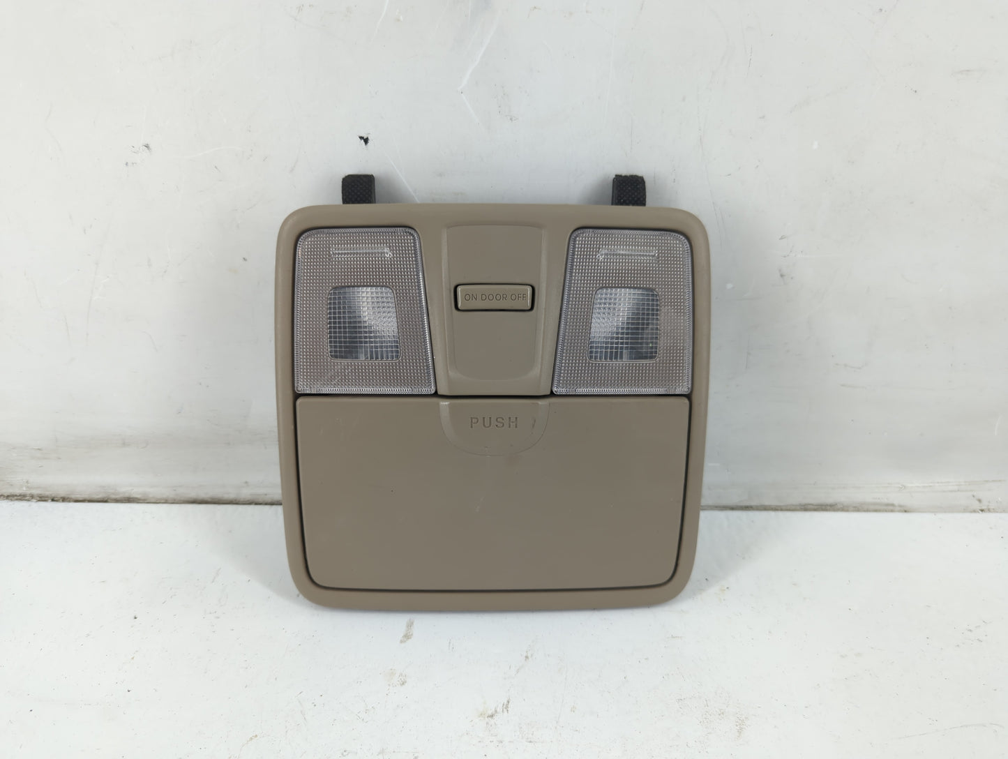 2016 Hyundai Elantra Overhead Roof Console - Oemusedautoparts1.com