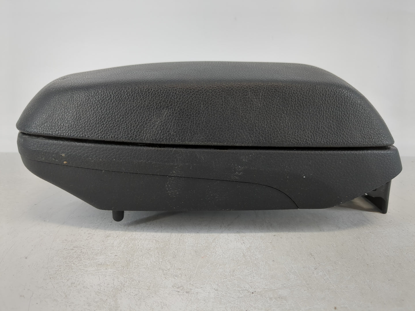 2014-2017 Hyundai Elantra Center Console Armrest Cover Lid Fits Fits 2014 2015 2016 2017 OEM Used Auto Parts - Oemusedautopa