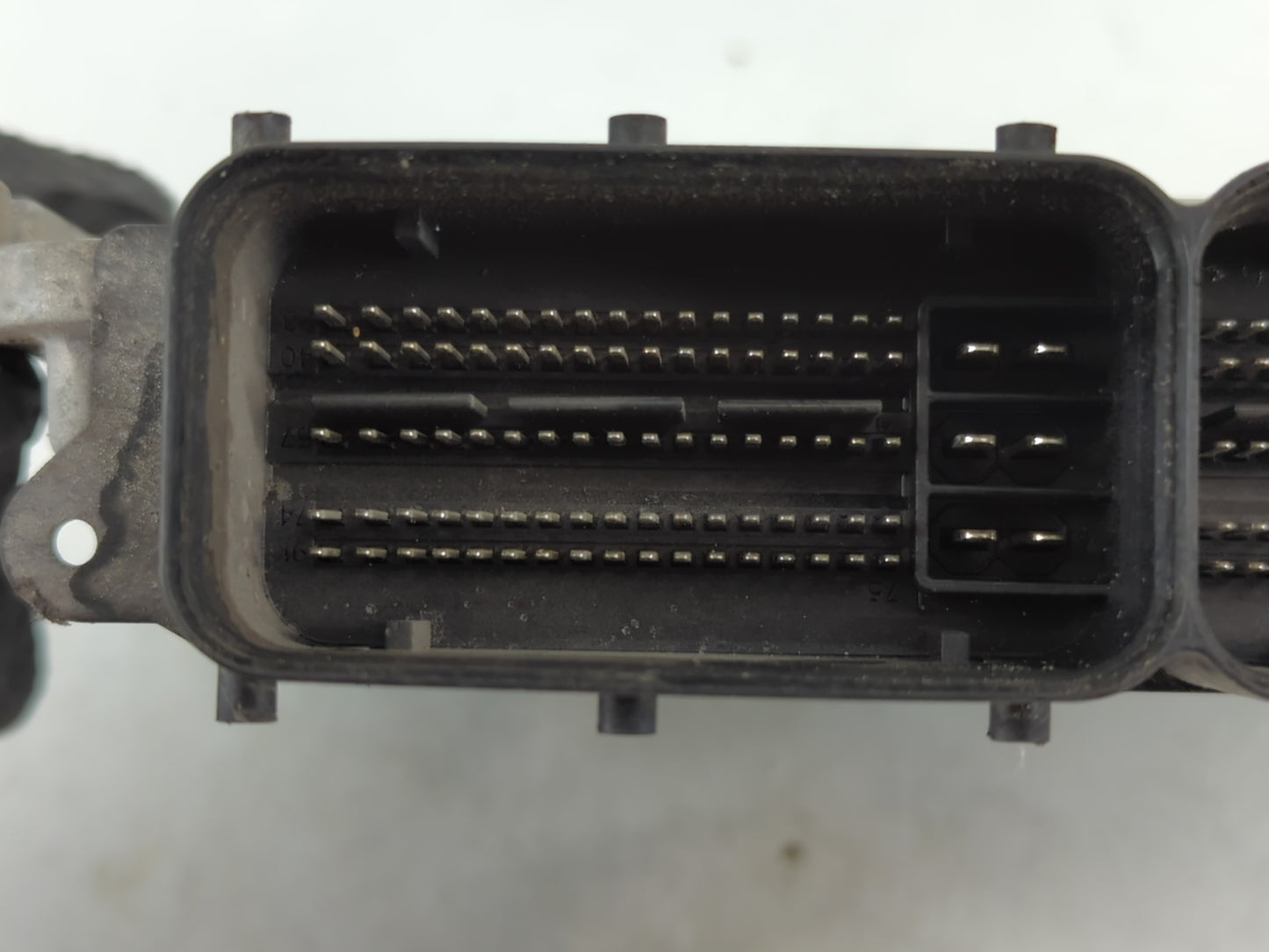 2016-2017 Hyundai Elantra PCM Engine Control Computer ECU ECM PCU OEM P/N:39133-2EGB1 Fits Fits 2016 2017 OEM Used Auto Part