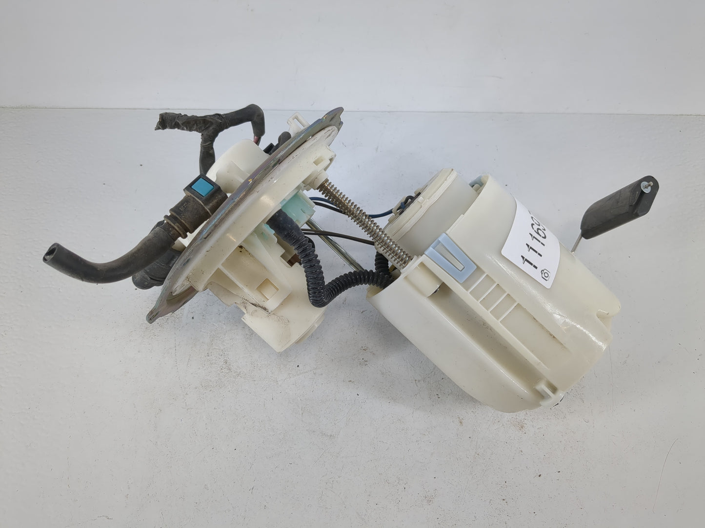 2014-2016 Hyundai Elantra Electrical Gas Fuel Pump Assembly - Oemusedautoparts1.com