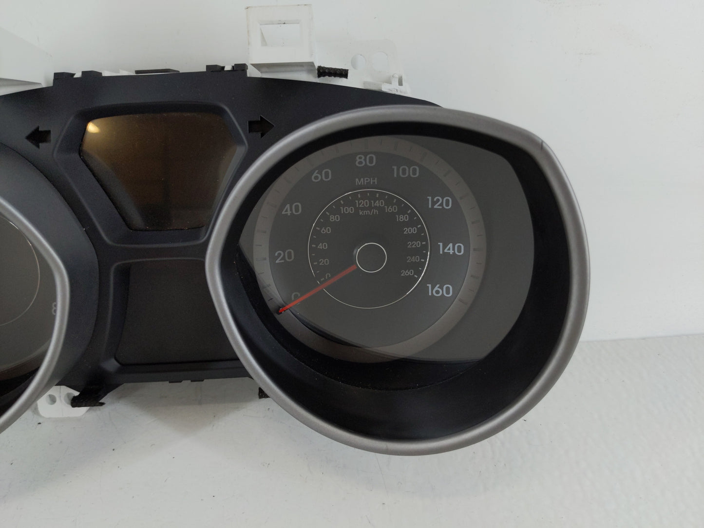 2014-2016 Hyundai Elantra Instrument Cluster Speedometer Gauges P/N:94004-3X210 Fits Fits 2014 2015 2016 OEM Used Auto Parts