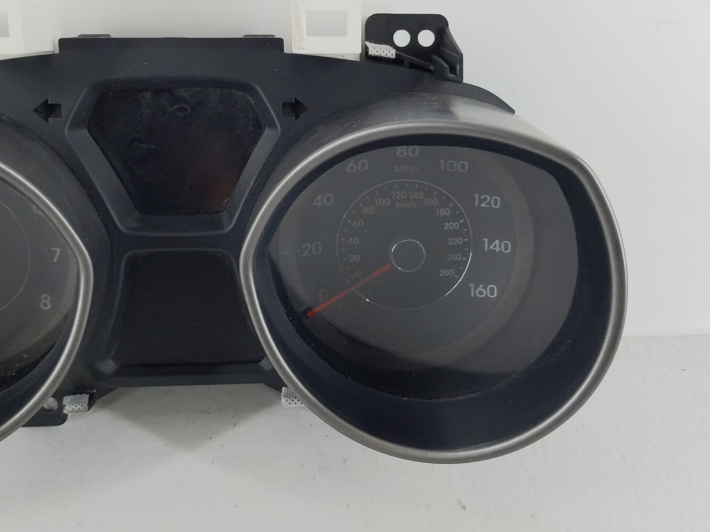 2014-2016 Hyundai Elantra Instrument Cluster Speedometer Gauges P/N:94004-3Y010 Fits Fits 2014 2015 2016 OEM Used Auto Parts