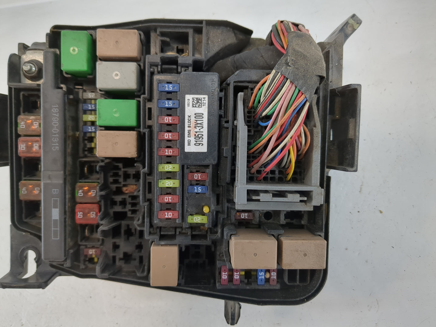 2014-2016 Hyundai Elantra Fusebox Fuse Box Panel Relay Module P/N:91951-3X710 Fits Fits 2014 2015 2016 OEM Used Auto Parts -