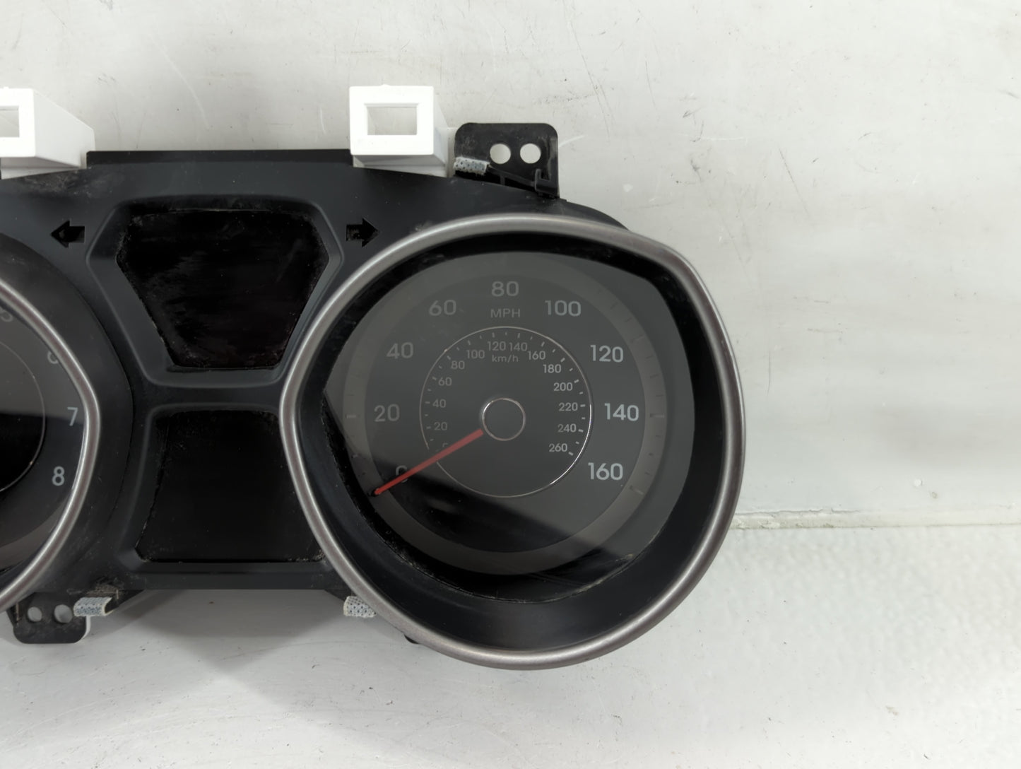 2016-2017 Hyundai Elantra Instrument Cluster Speedometer Gauges P/N:94004-3Y010 Fits Fits 2016 2017 OEM Used Auto Parts - Oe