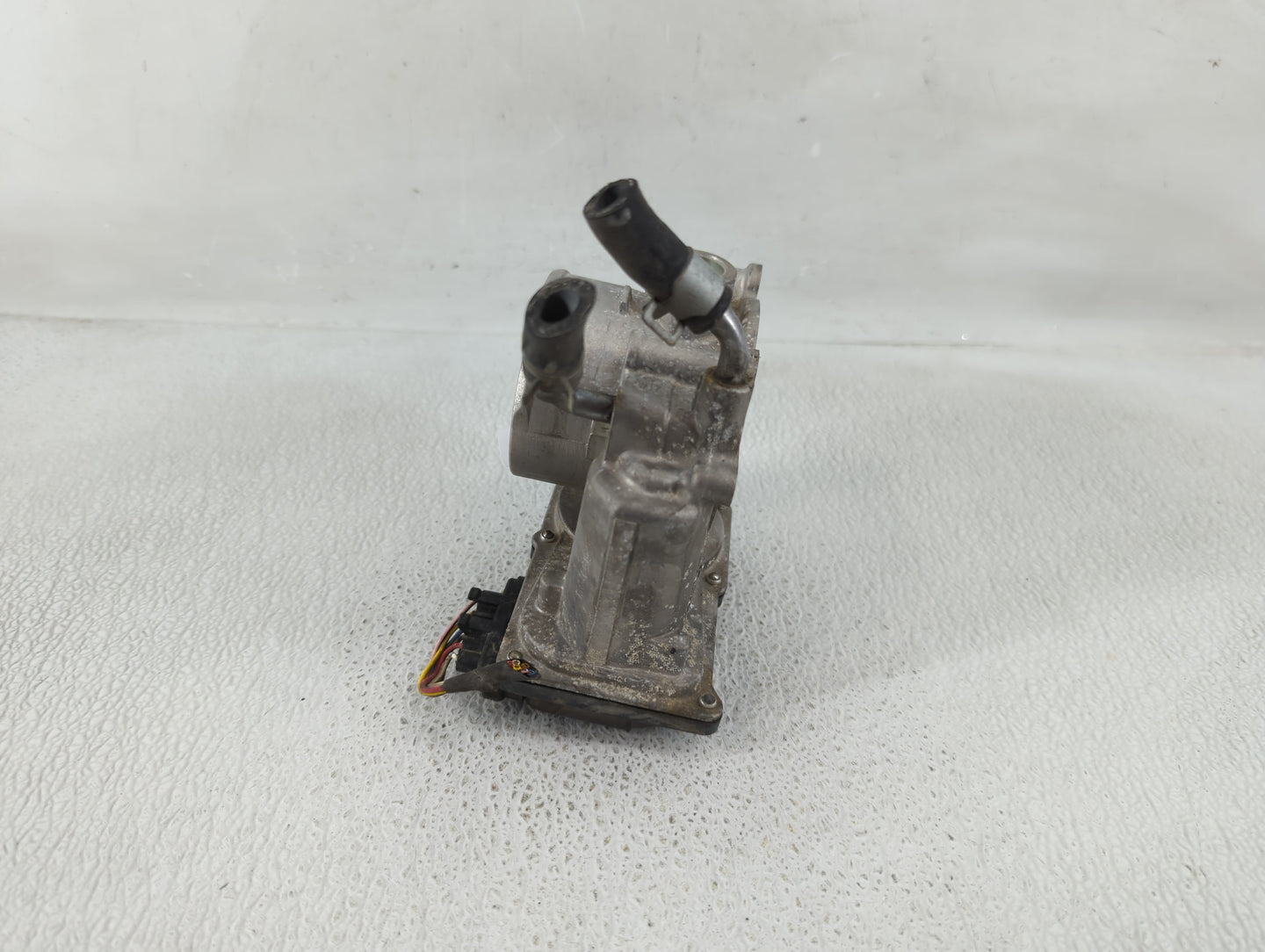 2011-2020 Hyundai Elantra Throttle Body P/N:35100-2E000 Fits Fits 2011 2012 2013 2014 2015 2016 2017 2018 2019 2020 2021 OEM