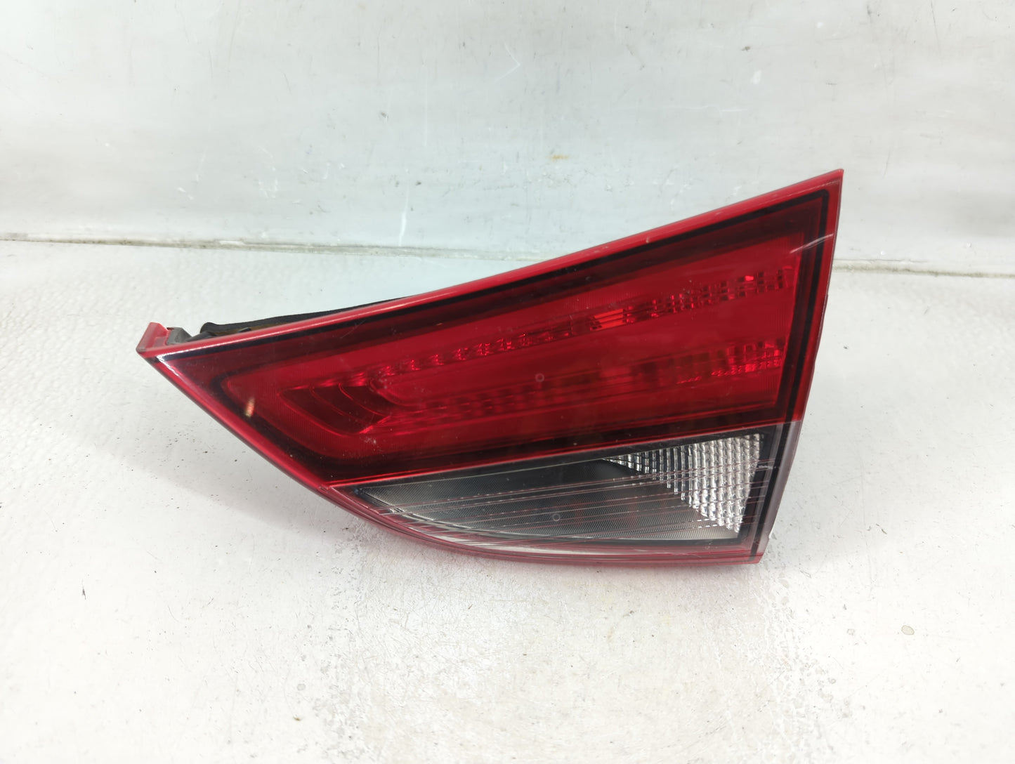 2014-2016 Hyundai Elantra Tail Light Assembly Passenger Right OEM P/N:92404-3Y500 Fits Fits 2014 2015 2016 OEM Used Auto Par