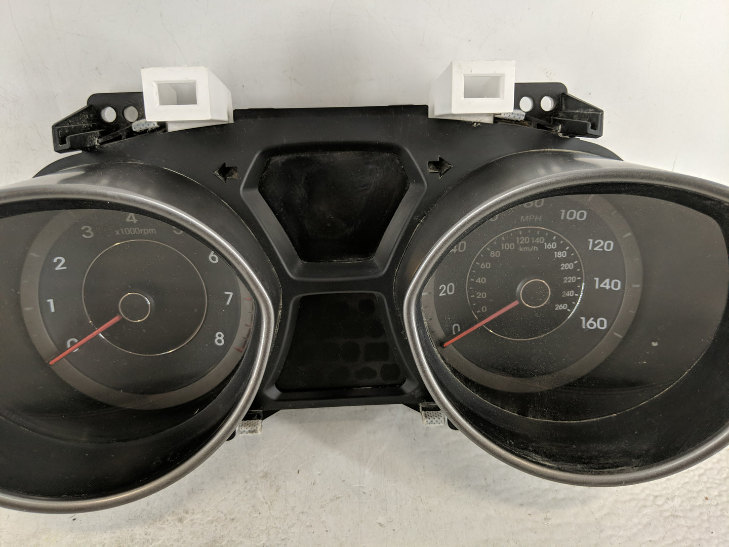 2016-2017 Hyundai Elantra Instrument Cluster Speedometer Gauges P/N:94004-3Y010 Fits Fits 2016 2017 OEM Used Auto Parts - Oe