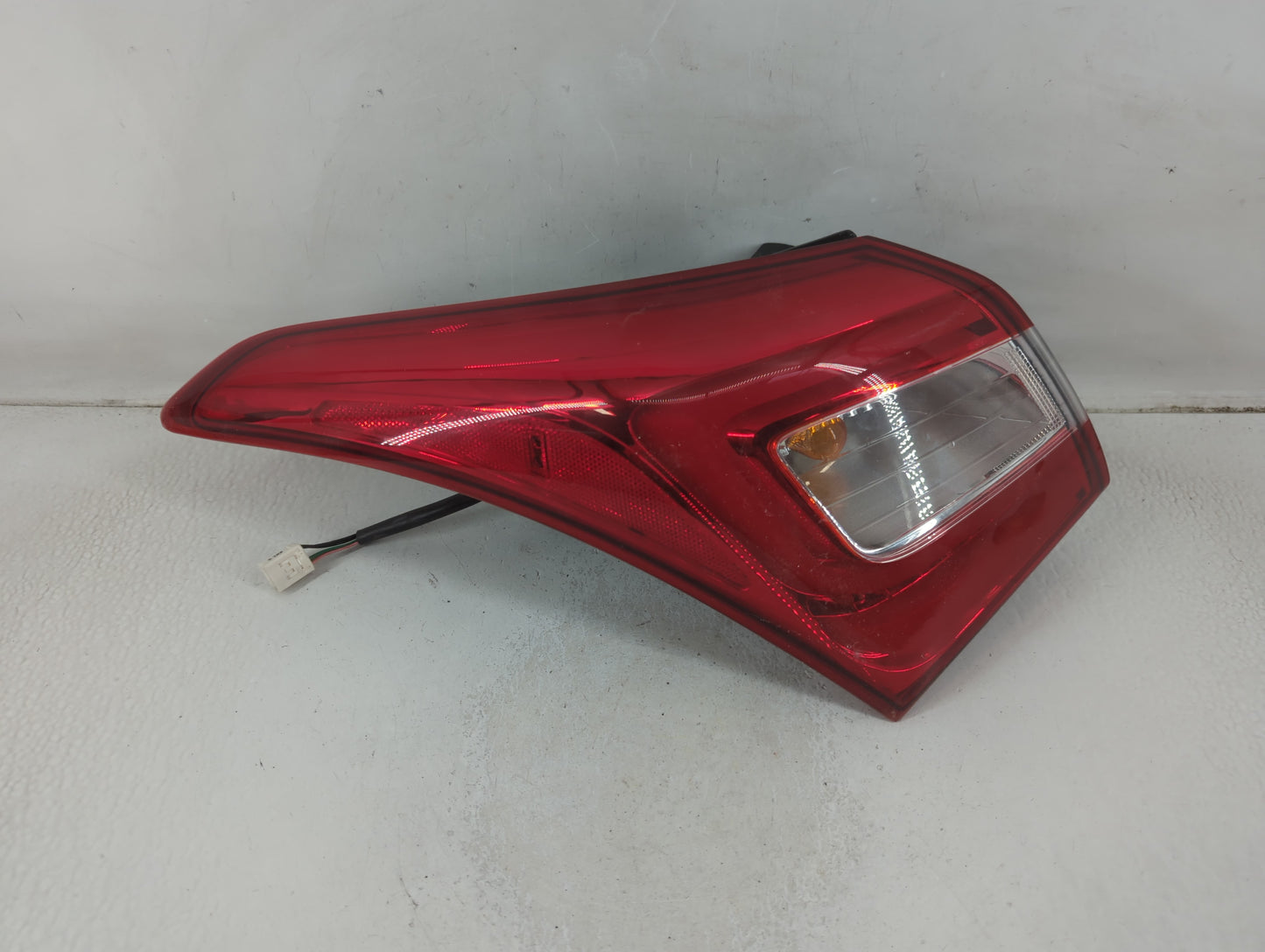 2014-2017 Hyundai Elantra Tail Light Assembly Driver Left OEM Fits Fits 2014 2015 2016 2017 OEM Used Auto Parts - Oemusedaut