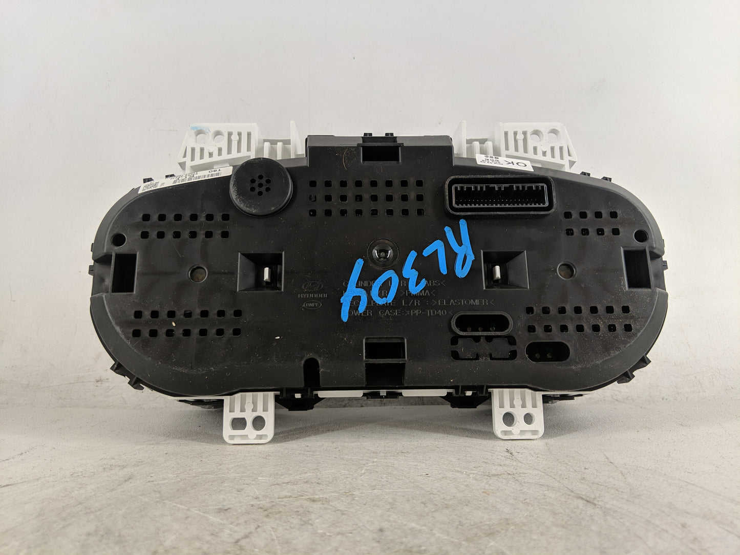 2014-2016 Hyundai Elantra Instrument Cluster Speedometer Gauges P/N:94004-3X210 Fits Fits 2014 2015 2016 OEM Used Auto Parts